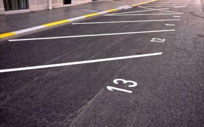 8 Characteristics of the Best Parking Lot Sweeping Services to Look For