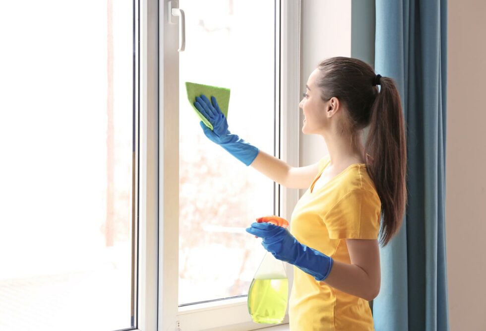 How Do You Clean an Apartment Window in 3 Easy and Effective Ways