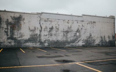 What Makes an Excellent Commercial Parking Lot Sweeping Service?